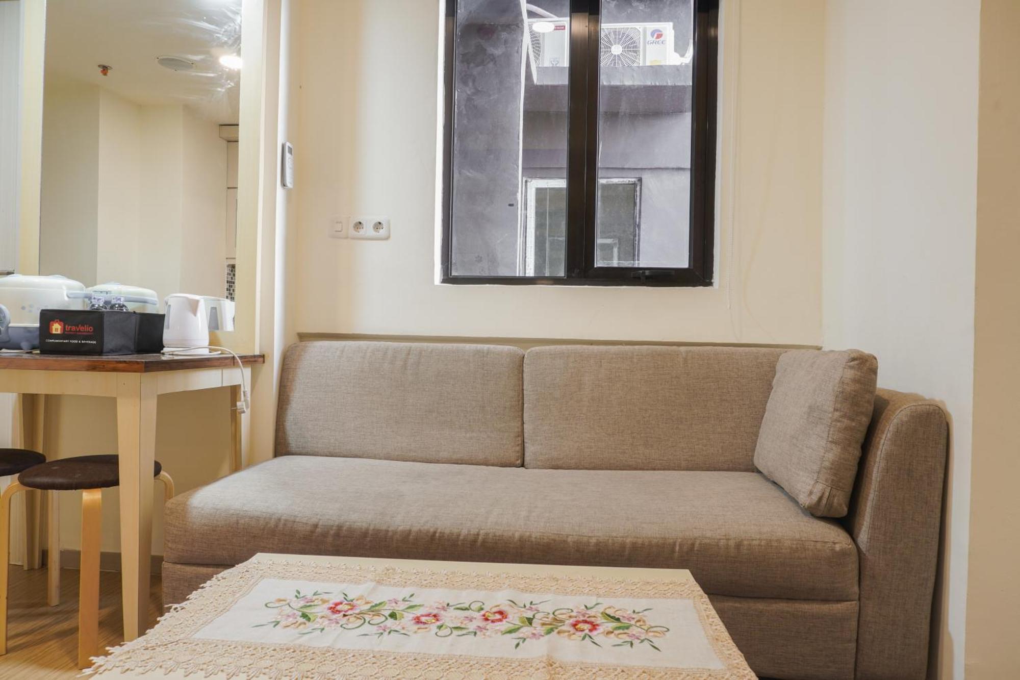 Apartemen Comfort 1br With Working At Meikarta By Travelio Bekasi