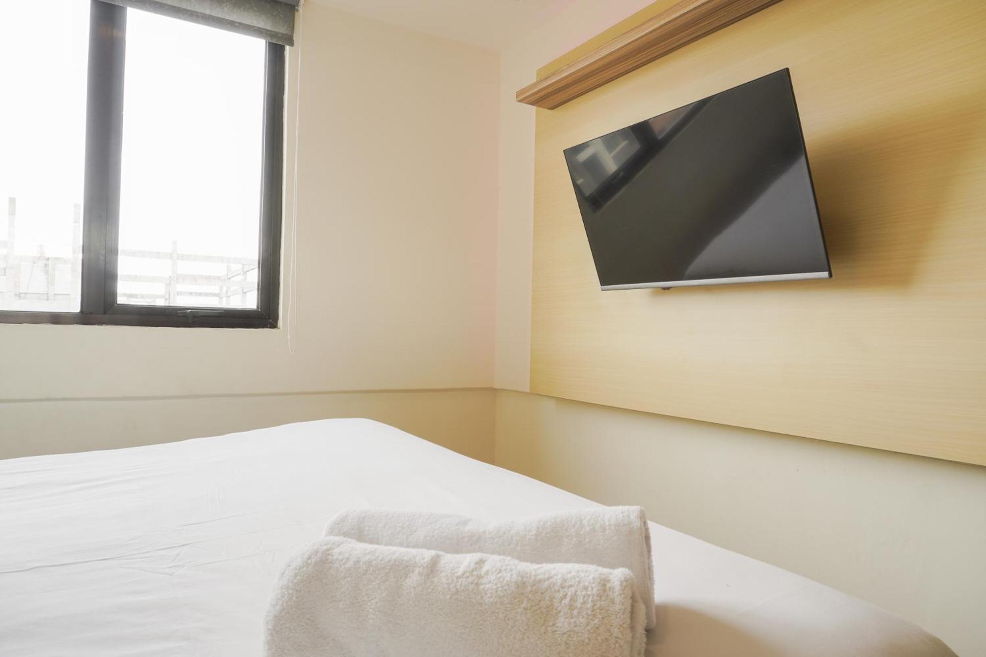 Comfort 1br With Working At Meikarta By Travelio * Bekasi