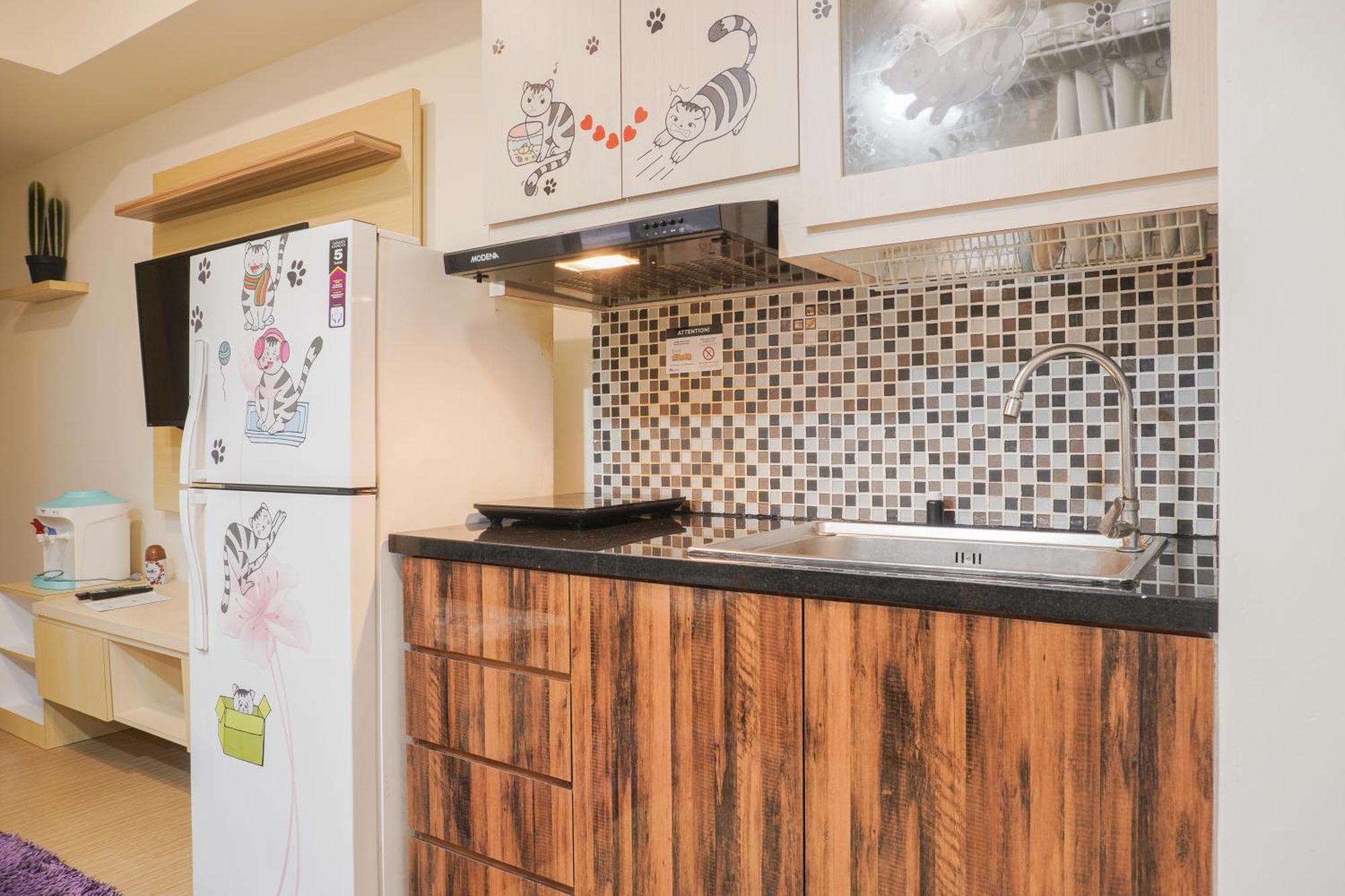 Comfort 1br With Working At Meikarta By Travelio